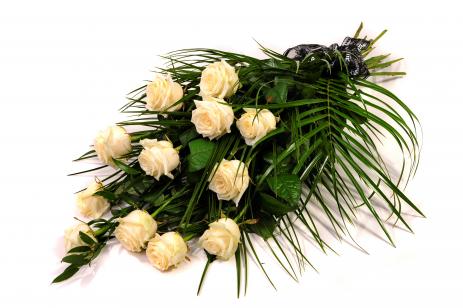Купить траурный букет из белых роз с доставкой по Александрову